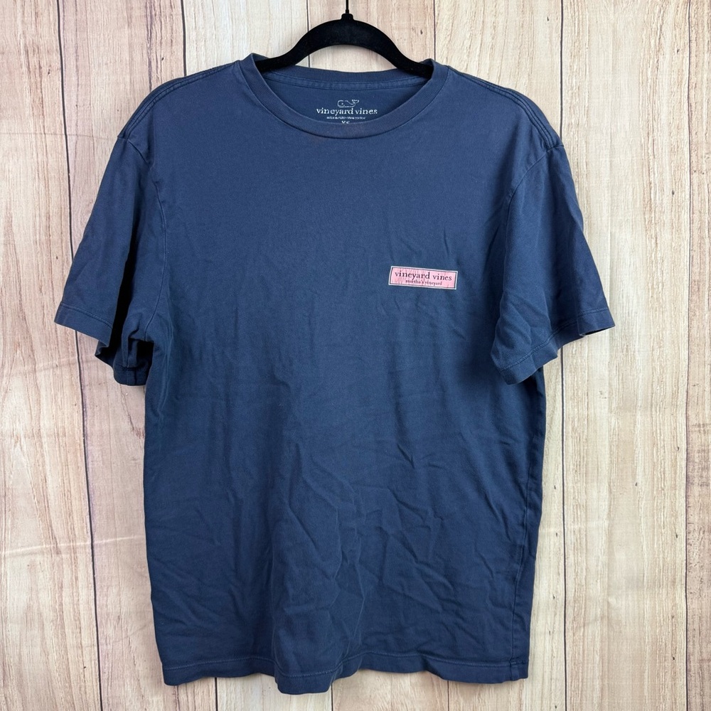 Vineyard Vines Men's Blue Tee with Pink Patch